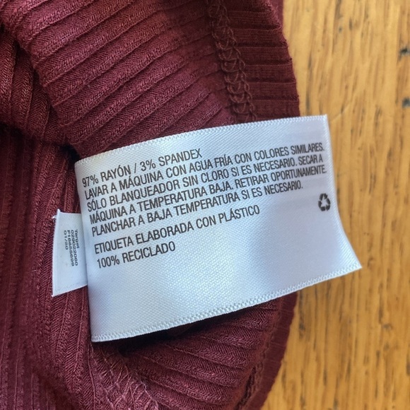 NWT Isabel Maternity Tank Ribbed Burgundy Top Size Small - Picture 8 of 10